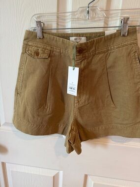 American Eagle AE77 Women's Tan Cotton Shorts Sz 26.  NWT. Box42